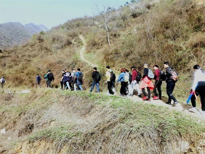 徒步9小時！貝博兒人挑戰(zhàn)2449米東秦嶺第二高峰——箭峪嶺