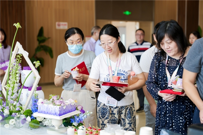 a2®致敬儿科守护者：以营养之力，伴星光同行